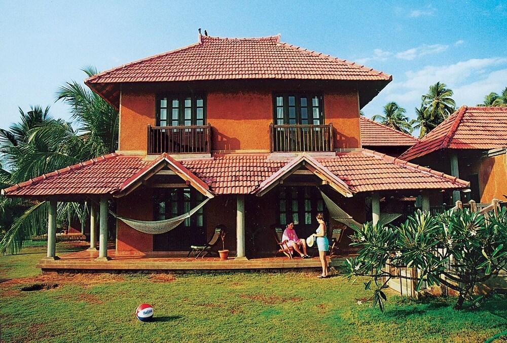 Poovar Island Resort Екстер'єр фото