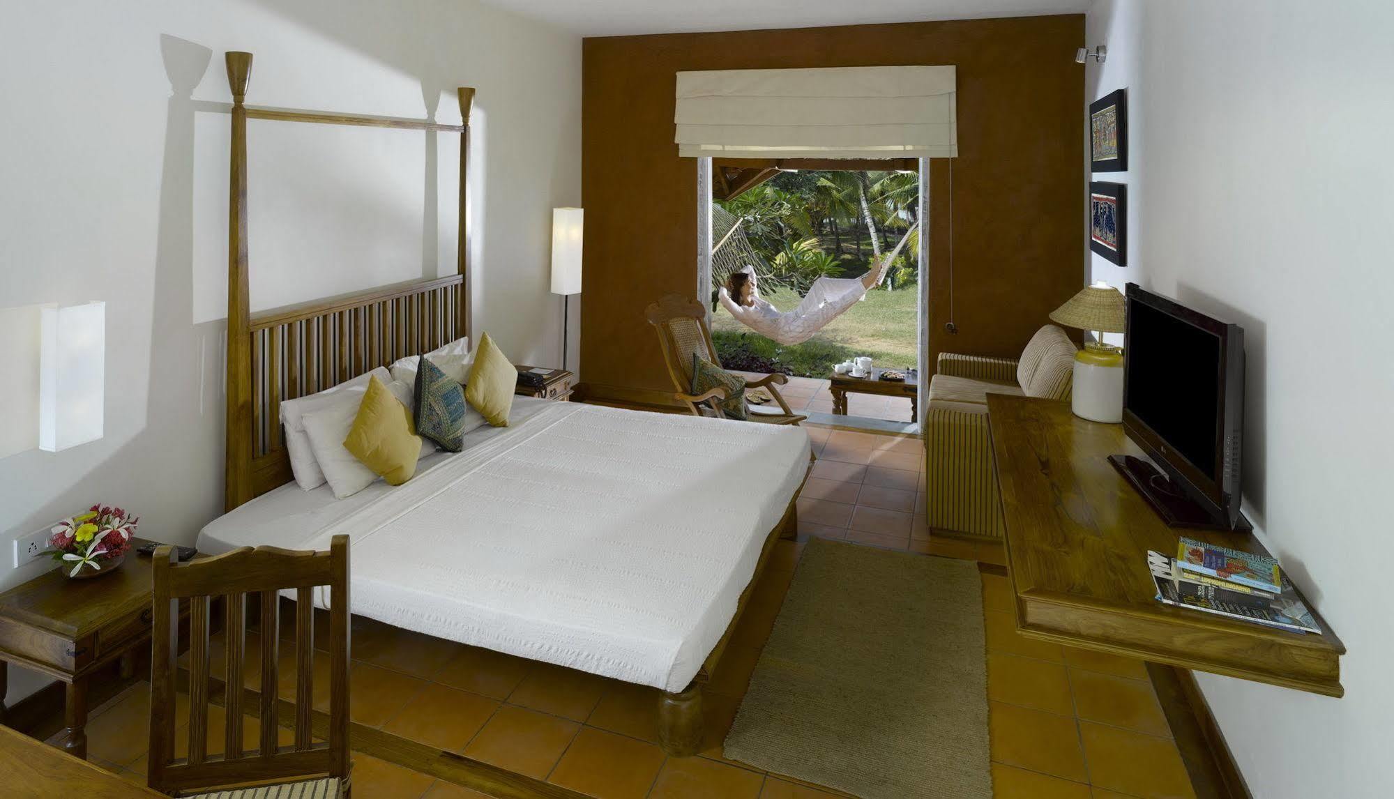 Poovar Island Resort Екстер'єр фото